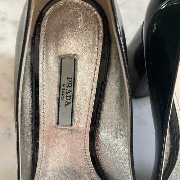 Prada Black Patent Leather Block Classic Heels 39 - Picture 4 of 8